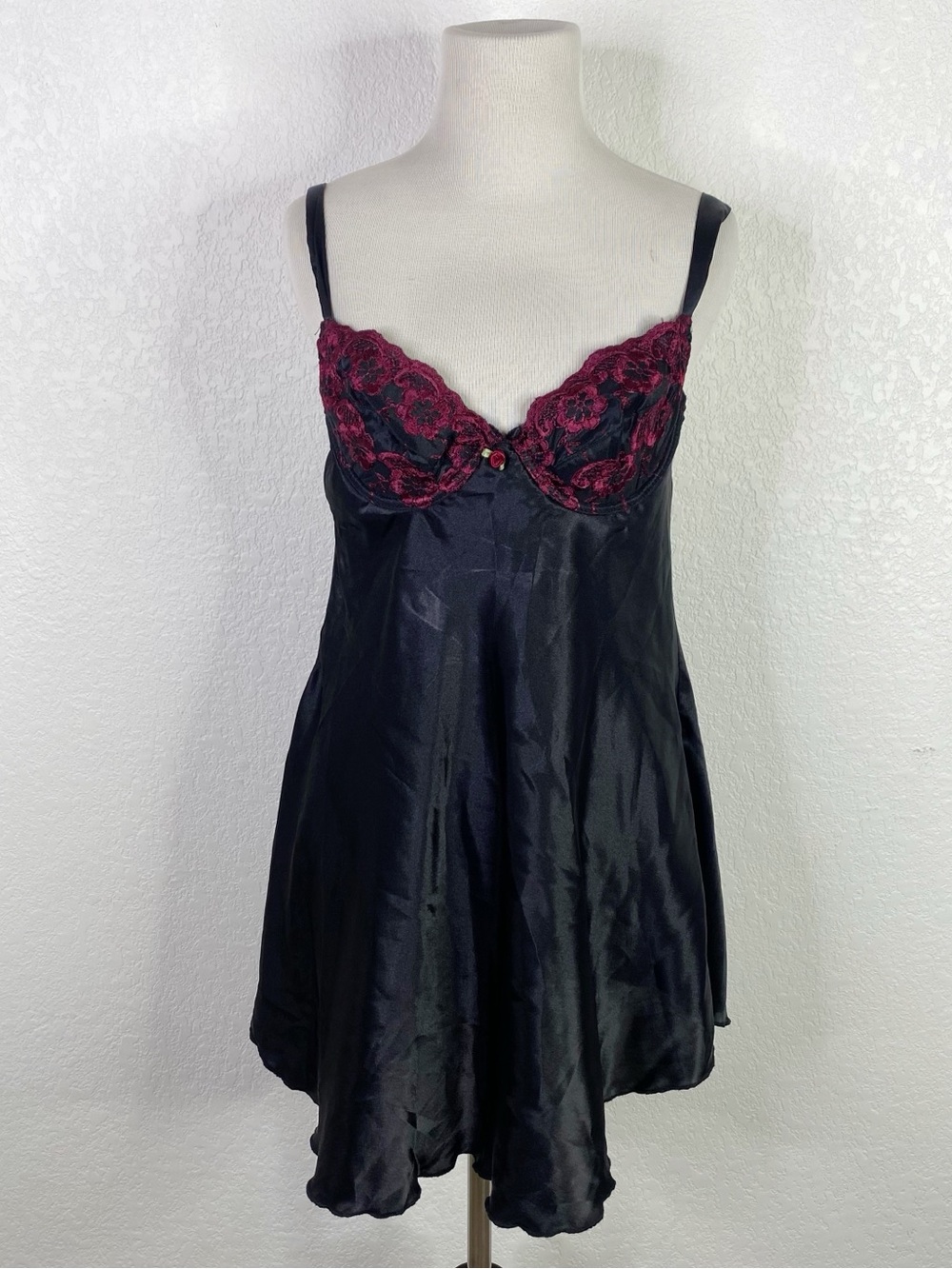 Vintage Gilligan & O’Malley Black Satin Red Lace Babydoll Nightgown